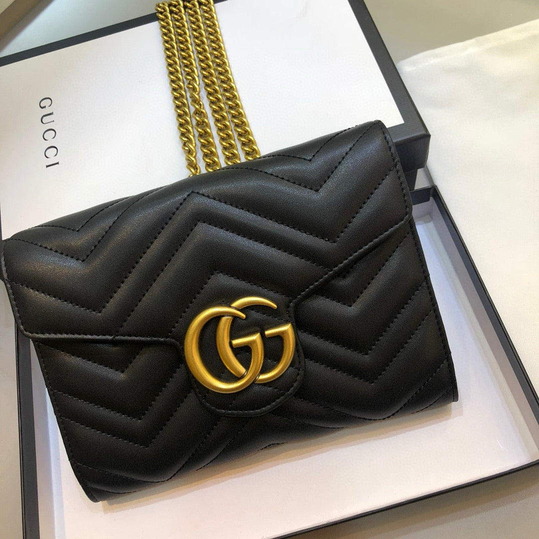 G CHAIN BAG